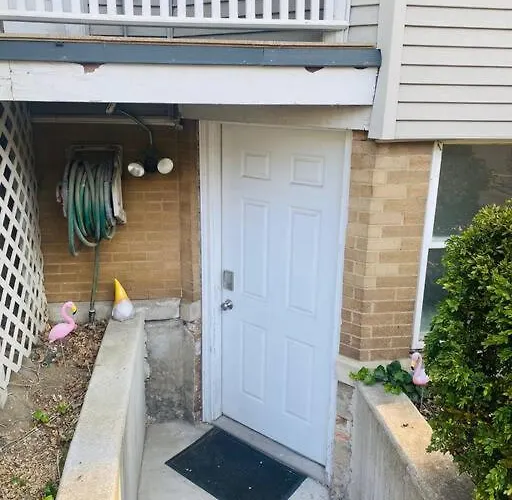 Lakeview Apartment